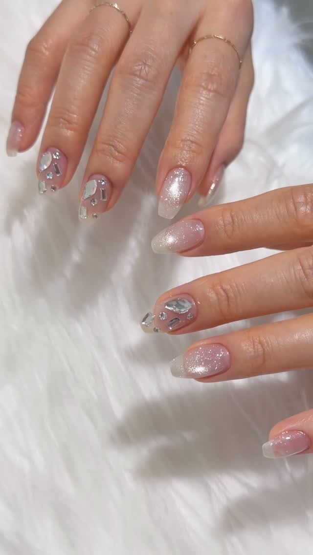 yoah_nail 게시물 이미지: 🤍
퓨어반짝...