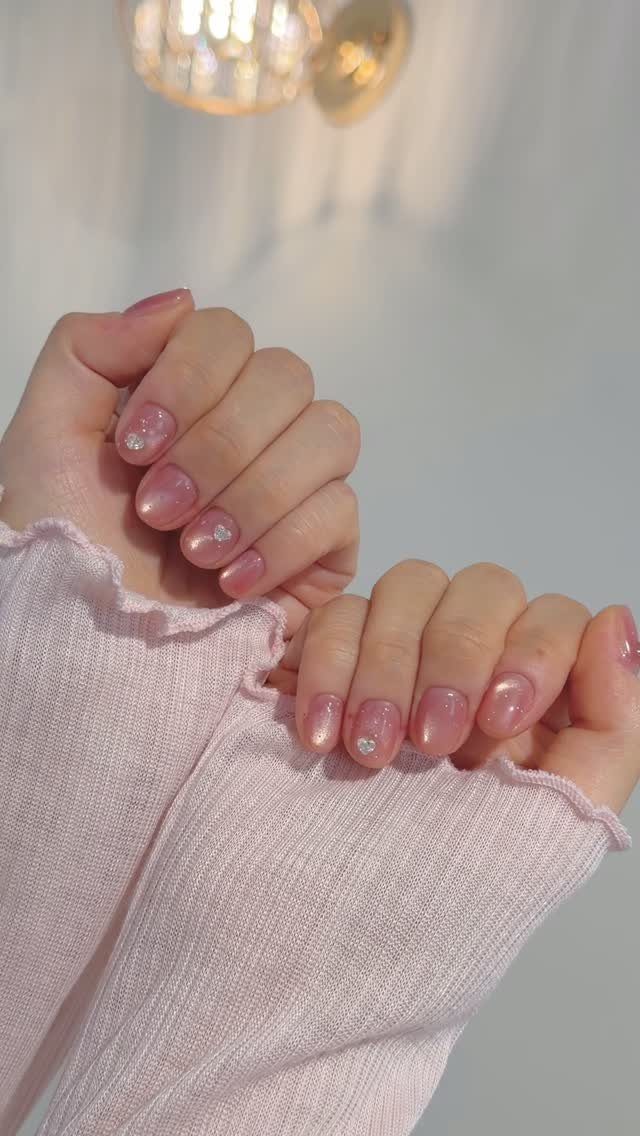 yoah_nail 게시물 이미지: 🍅💖
너무 귀여우셨던 자매고객님들..🫶🏻
자석젤에 쪼꼬미...