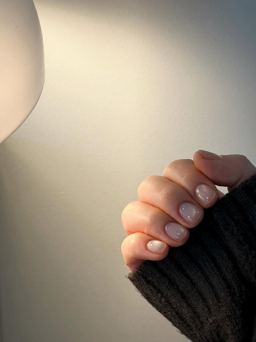 Photo by 청량리 요아네일 in 동대문구 전농동. May be an image of one or more people, fingernails and text.