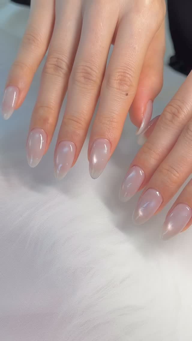 yoah_nail 게시물 이미지: 🥛
뽀용밀키한 자석젤🤍
롱네일에 자석만해도 너무...