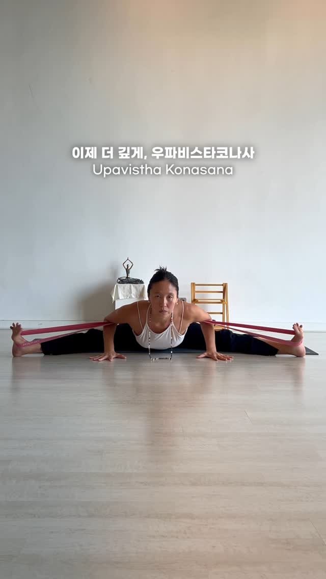 yogawave_insta 게시물 이미지: 더 깊게~ 다리 찢기 자세🧘🏻♀️ #우파비스타코나사나
핵심은 호흡의 리듬에...