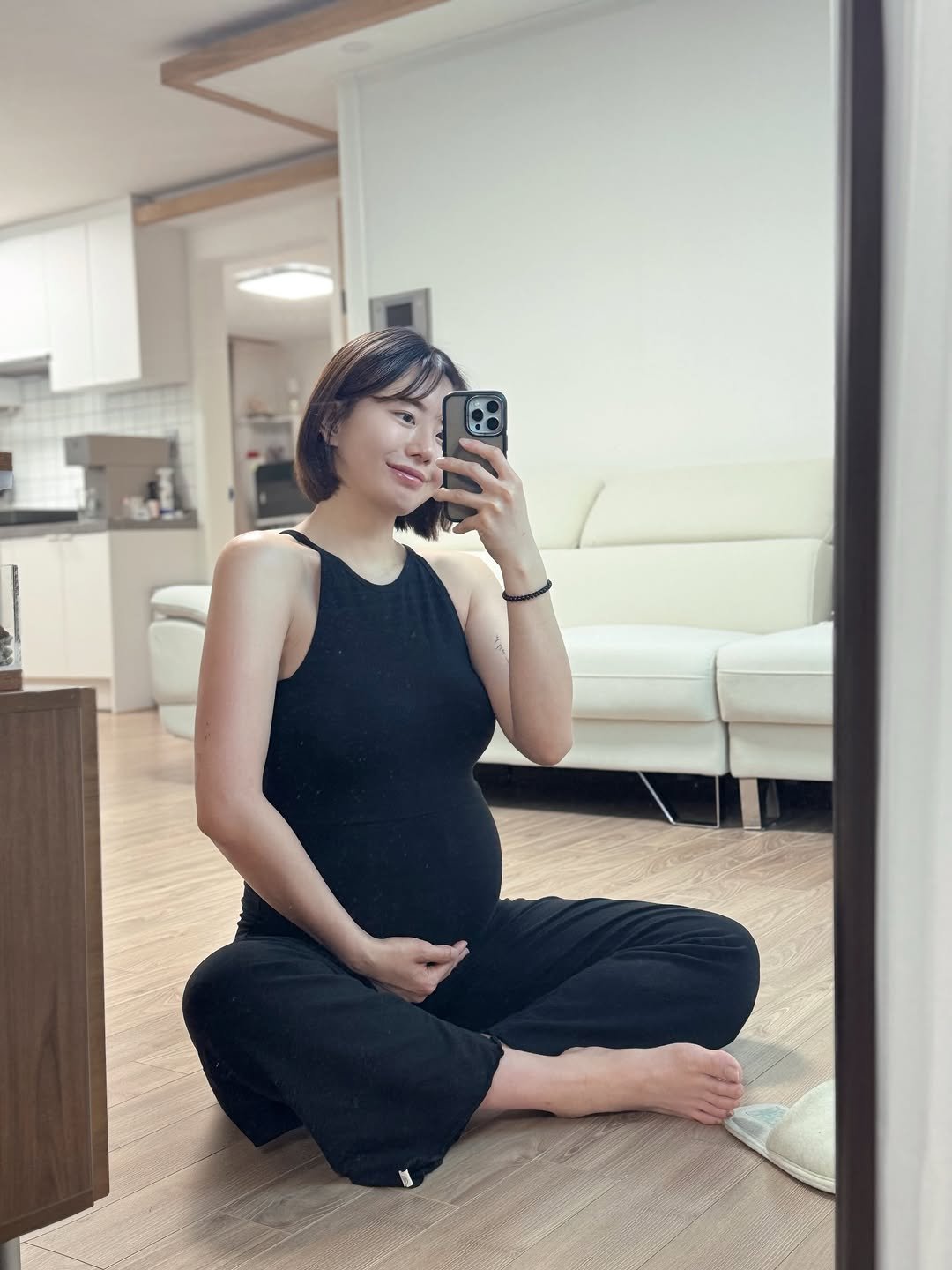 yogini_su_12 게시물 이미지: -
하루하루 커지는 배🤣

갈비뼈가 너무 아파서 숨쉬기도 힘들지만 
배가 커서...