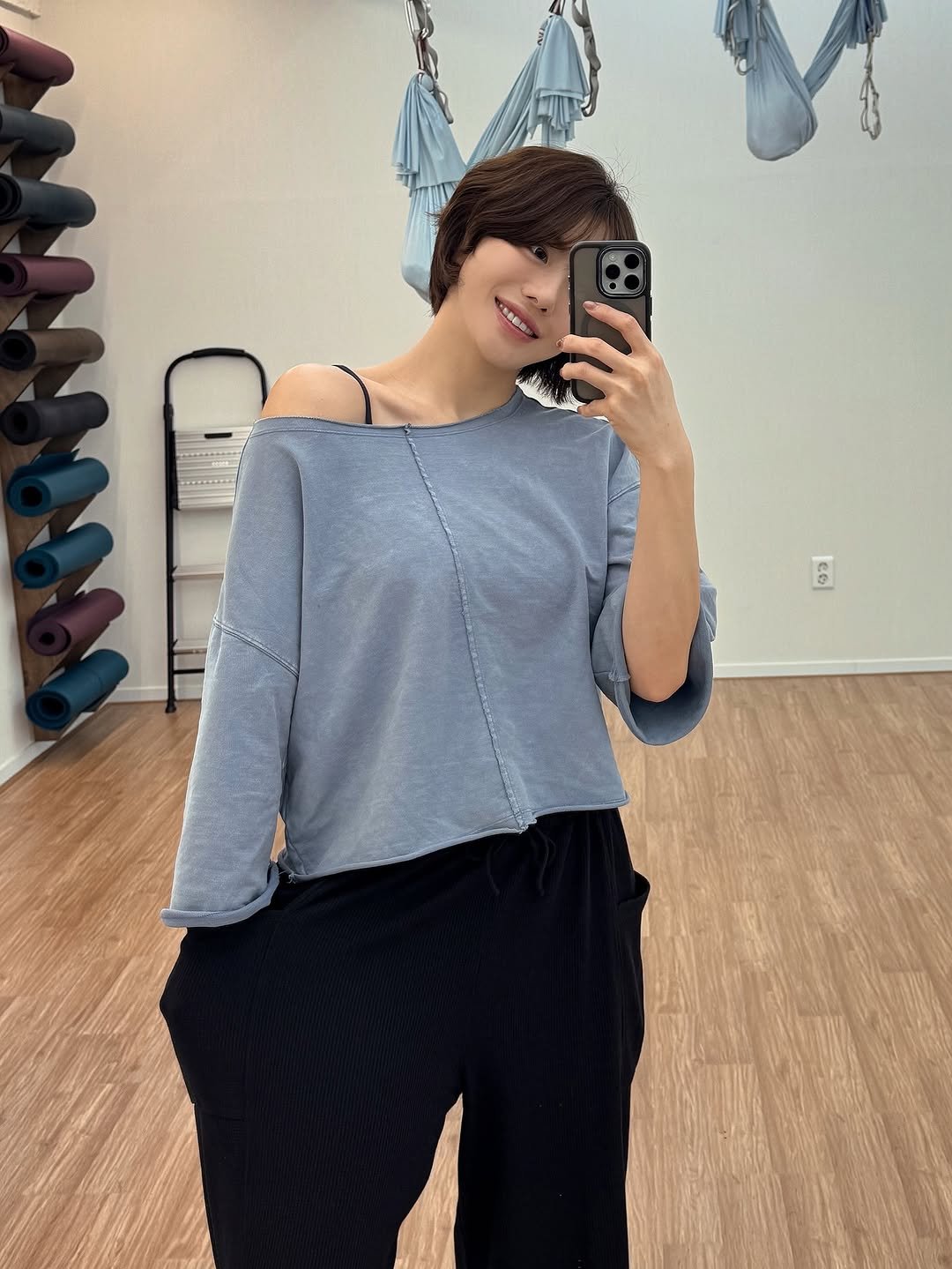 Photo shared by 💎H💎 on December 09, 2025 tagging @ozez_official. May be an image of top, sweatpants and text.