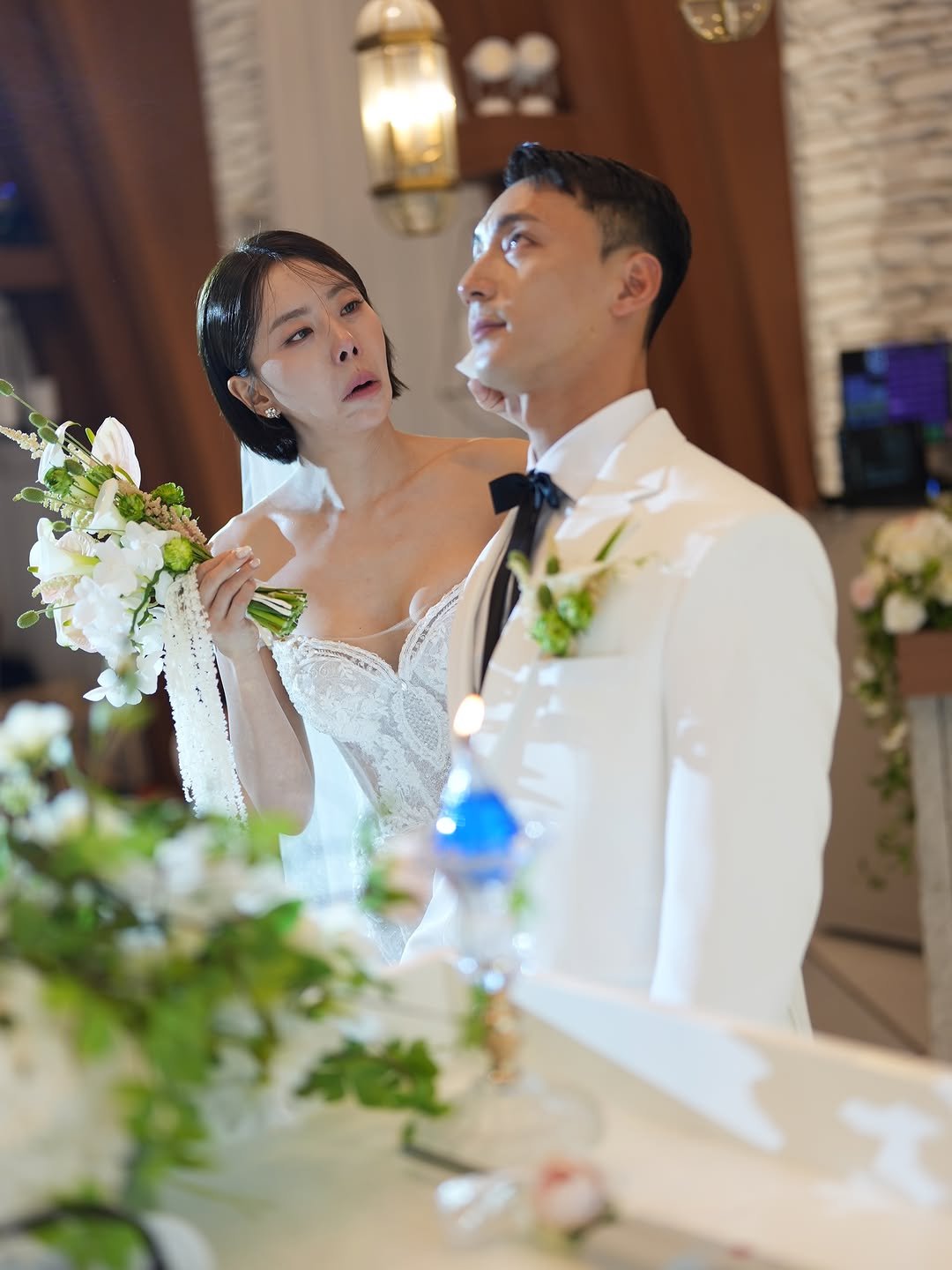 yogini_su_12 게시물 이미지: -

오늘은 우리 첫 결혼기념일💍
이쁜 사진보다 망한사진들 모음집으로🤣

즐겁게...