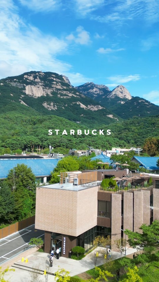 yogiotte 게시물 이미지: 🧡가을가을한 북한산이 품은 
☕️스타벅스 더북한산점
🤗요기오때? 

그냥 말이...