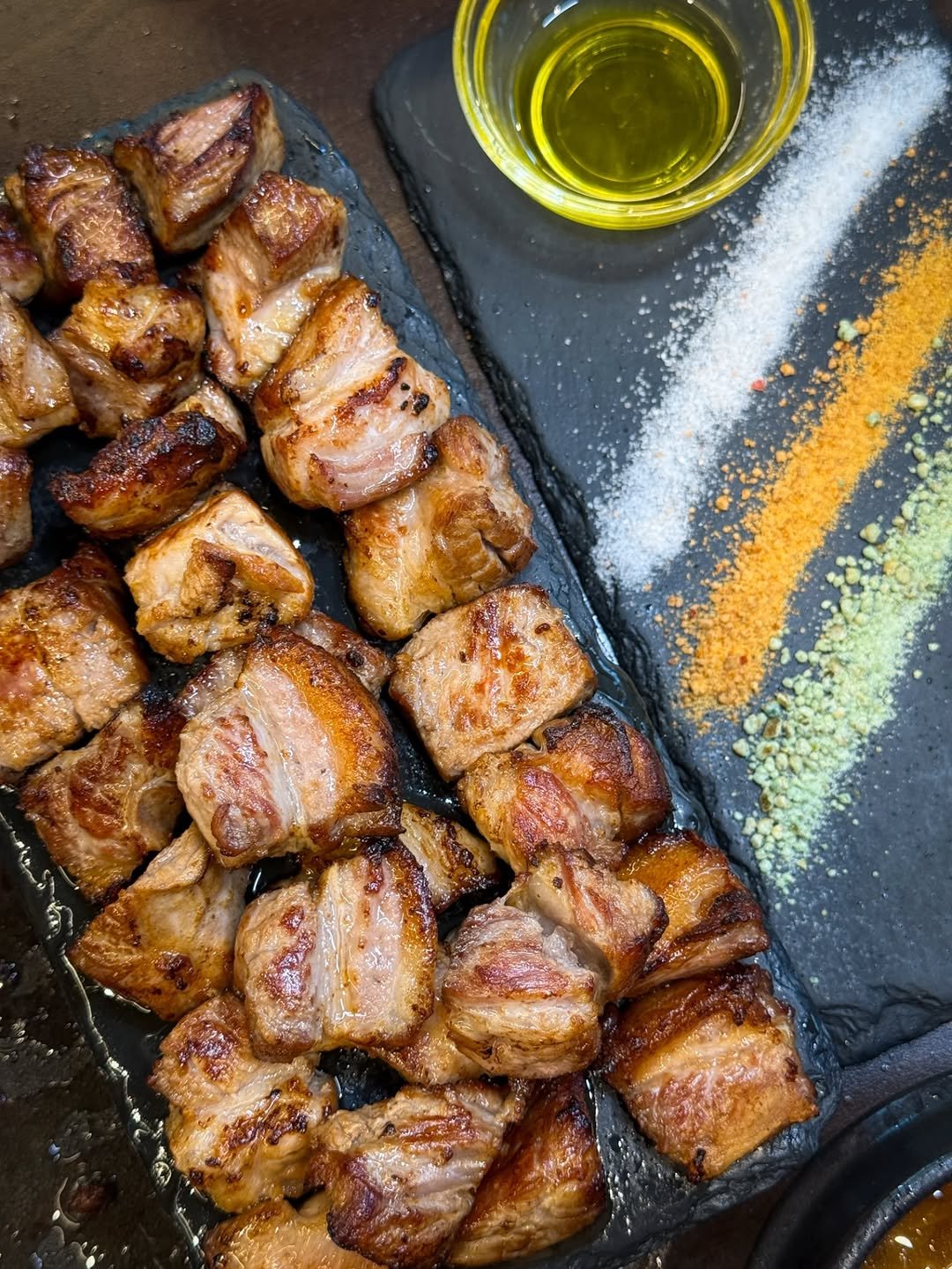 Photo shared by 요기오때 🤗 맛집 카페 여행 × 드론🛸 on December 27, 2025 tagging @mutvengers_, and @ilmirack_mok. May be an image of grill, pork, skewer, steak, beef and text.