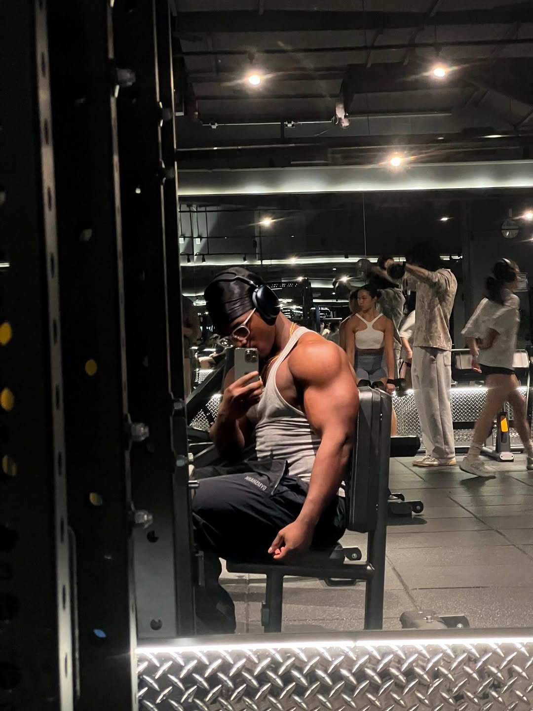Photo by Jeremy koko | Online Fitness Coach on April 23, 2026. May be an image of one or more people, biceps, people bodybuilding, dumbbell and text.