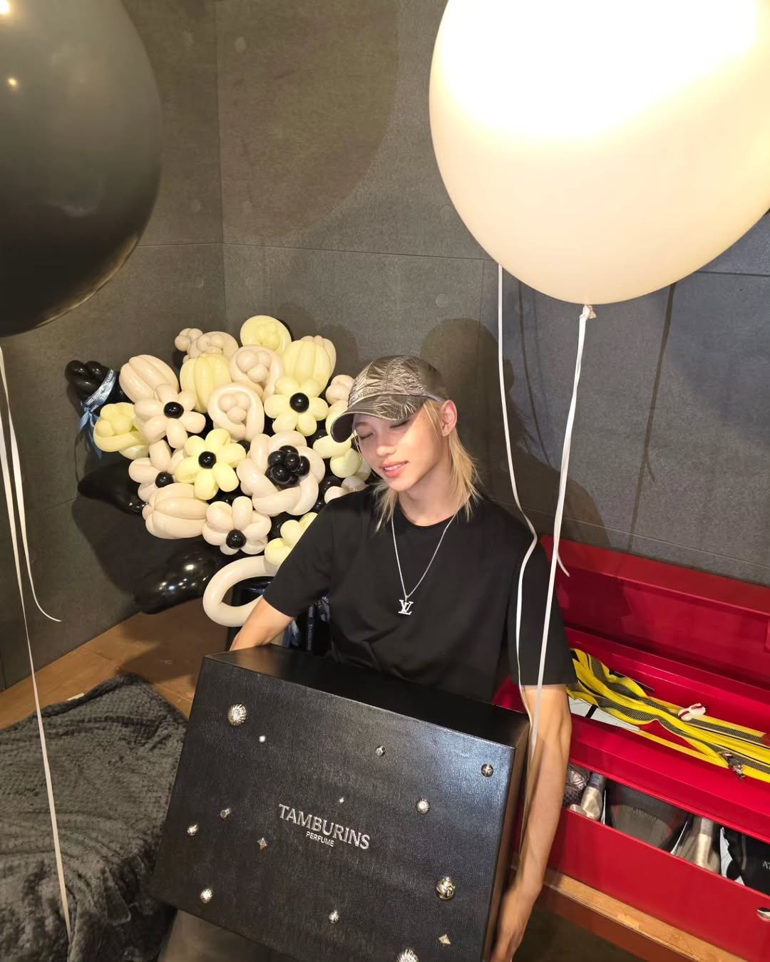 Photo by Felix on August 26, 2025. May be an image of 1 person, baby's-breath and text that says 'TAMBURINS ယ TAMSURINS'.