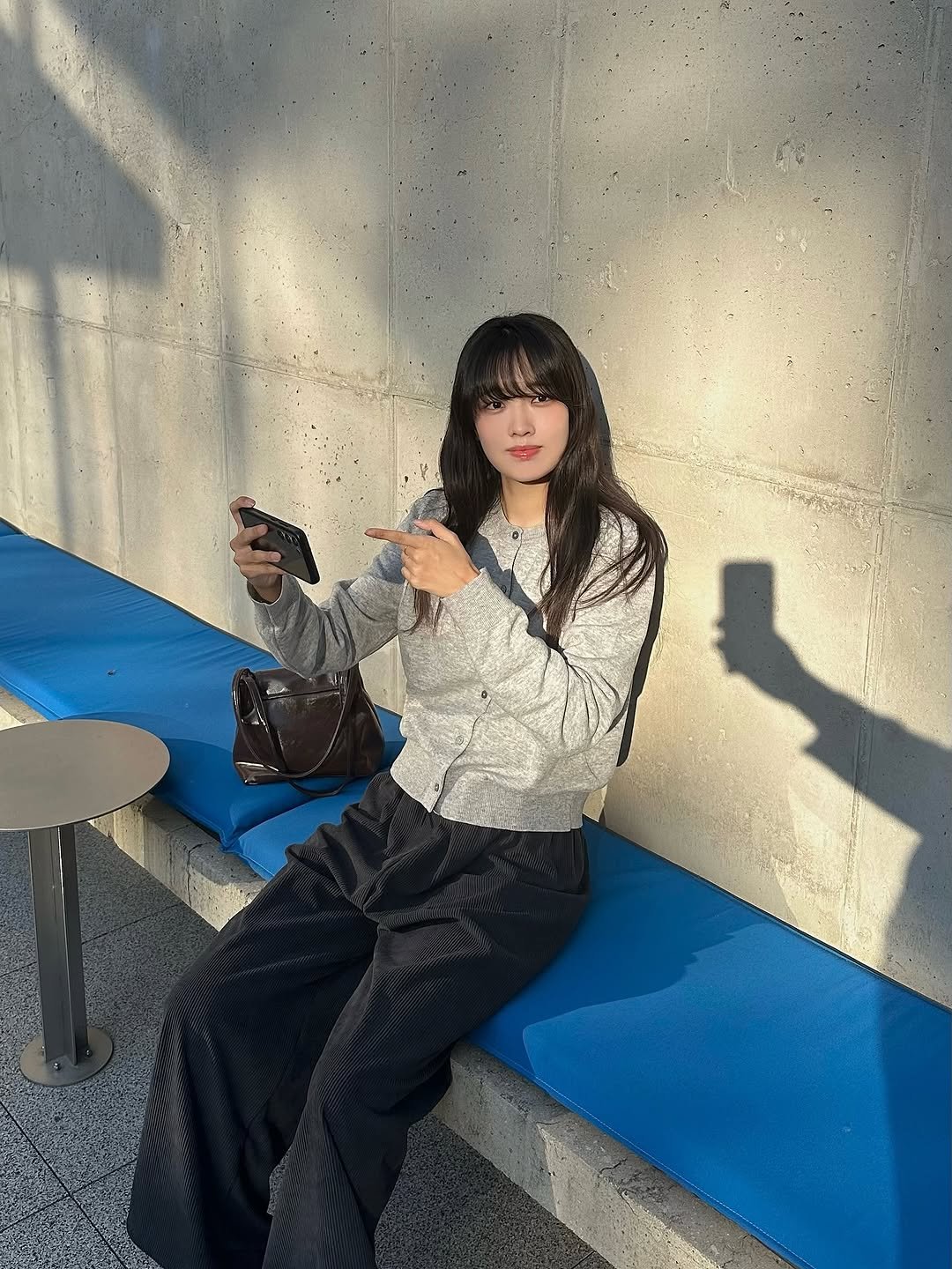 Photo shared by 유희 on November 17, 2025 tagging @zigzag_korea, and @mongdol.official. May be an image of one or more people, hair and text.