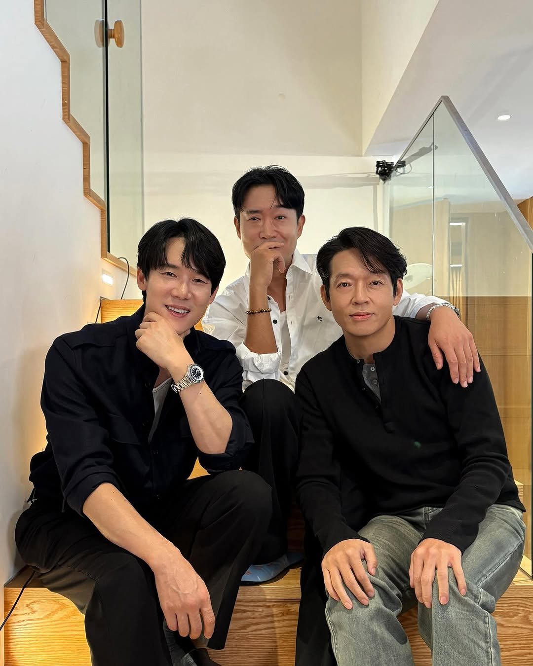 Photo by 유연석 on October 05, 2025. May be an image of 2 people and text.