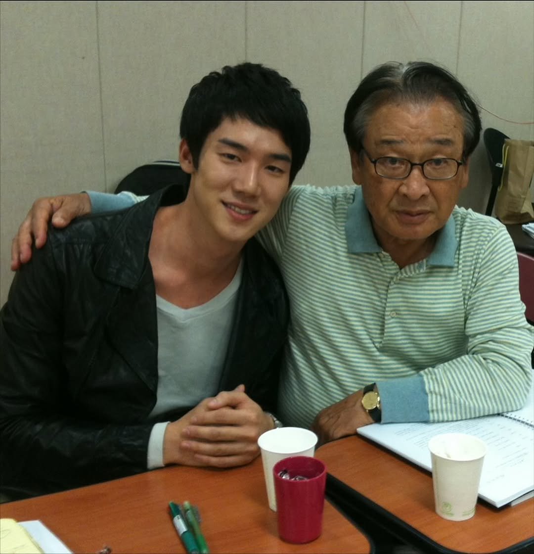 Photo by 유연석 on November 25, 2025. May be an image of one or more people and text.