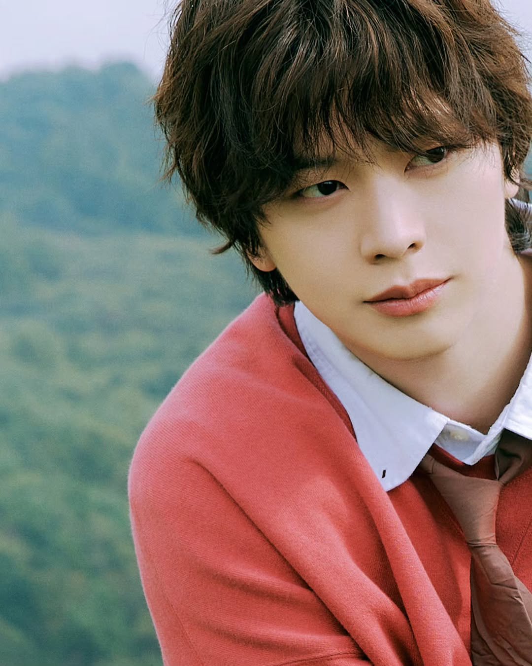 Photo shared by 아이윌미디어 on November 10, 2025 tagging @yook_can_do_it. May be an image of one or more people, bangs, bolo tie and text.