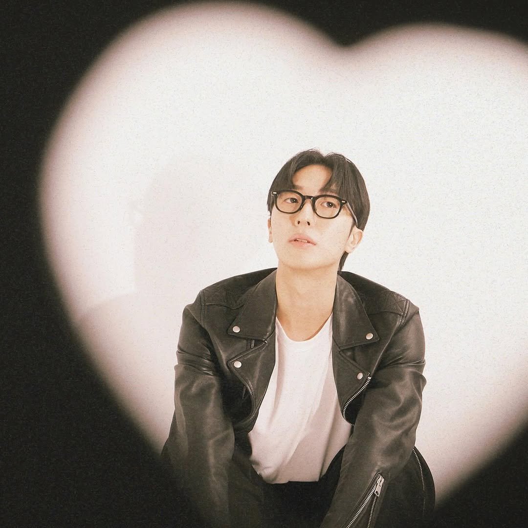 yoon.koon 게시물 이미지: Valentines Day🍫💐