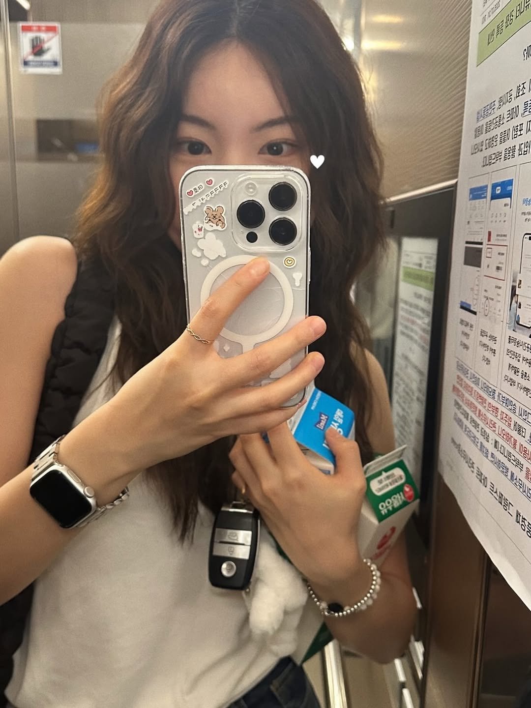 Photo by 파주문산 피부관리 : 윤에스테틱 | 문산에스테틱 • 파주피부관리 • 금촌피부관리 in 파주 당동리. May be an image of 1 person, phone and text.