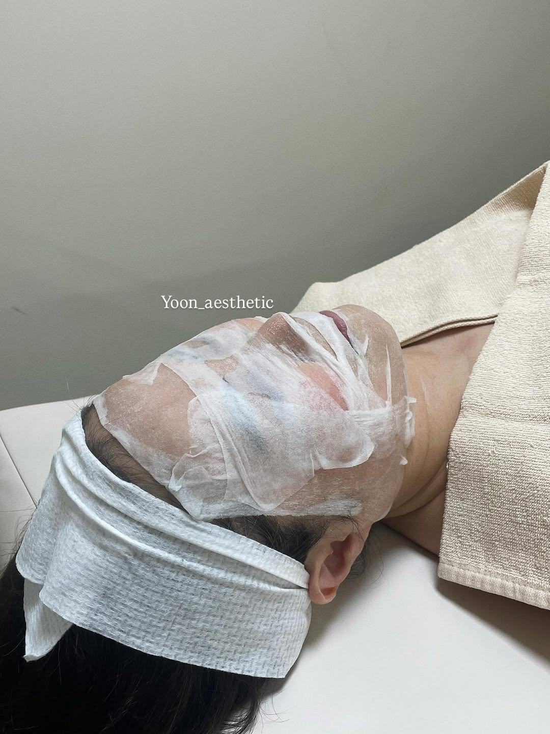 Photo by 파주문산 피부관리 : 윤에스테틱 | 문산에스테틱 • 파주피부관리 • 금촌피부관리 in 파주 당동리. May be an image of 1 person and text that says 'Yoon_aesthetic Yoon.'.