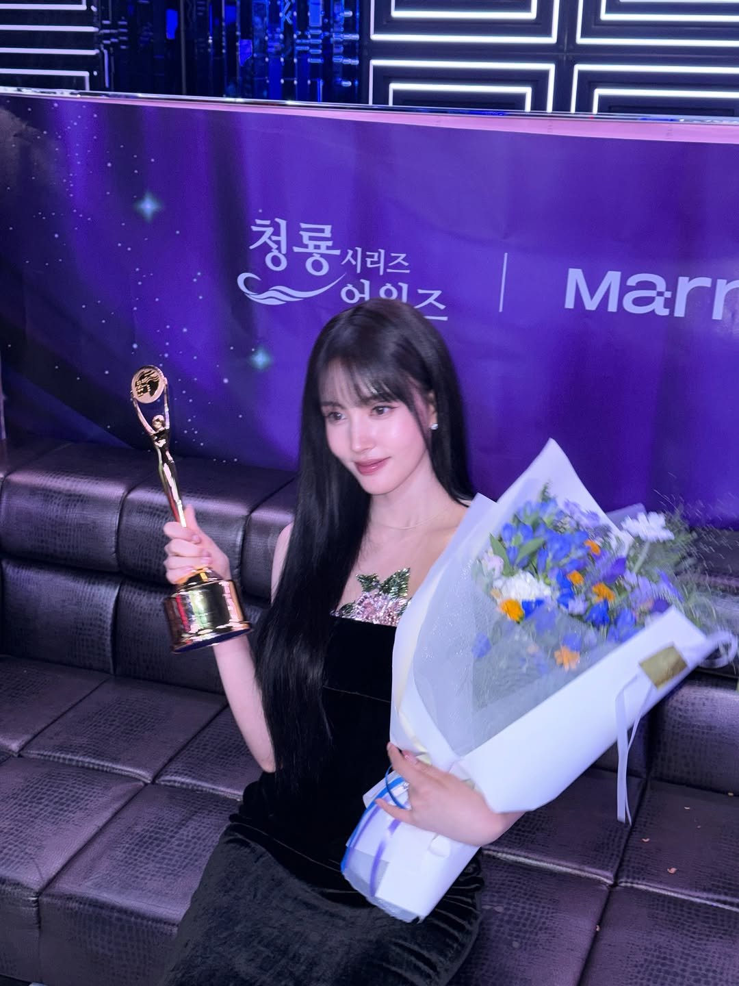 yoon_nxxy 게시물 이미지: 처음으로 청룡 시리즈 어워즈에서 예능인 신인상을 받았습니다.
그 자리에 있을 수...