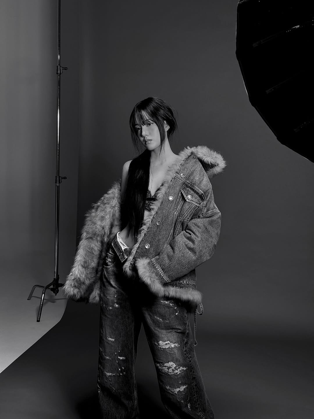 Photo shared by 심자윤 on January 06, 2026 tagging @gq_korea. May be an image of one or more people, makeup and outerwear.