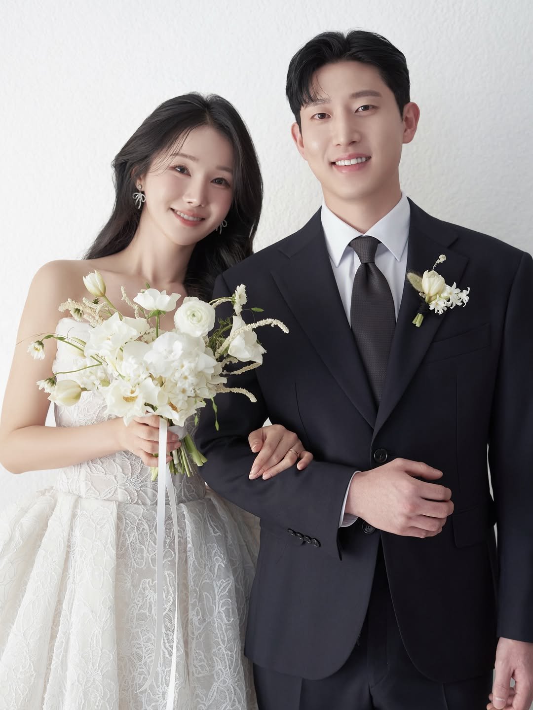 yoon_pilates 게시물 이미지: D-1 드디어 이틀 남은 👰🤵💍

그동안 저희를 지켜봐 주신 분들께 따뜻한 축하를...