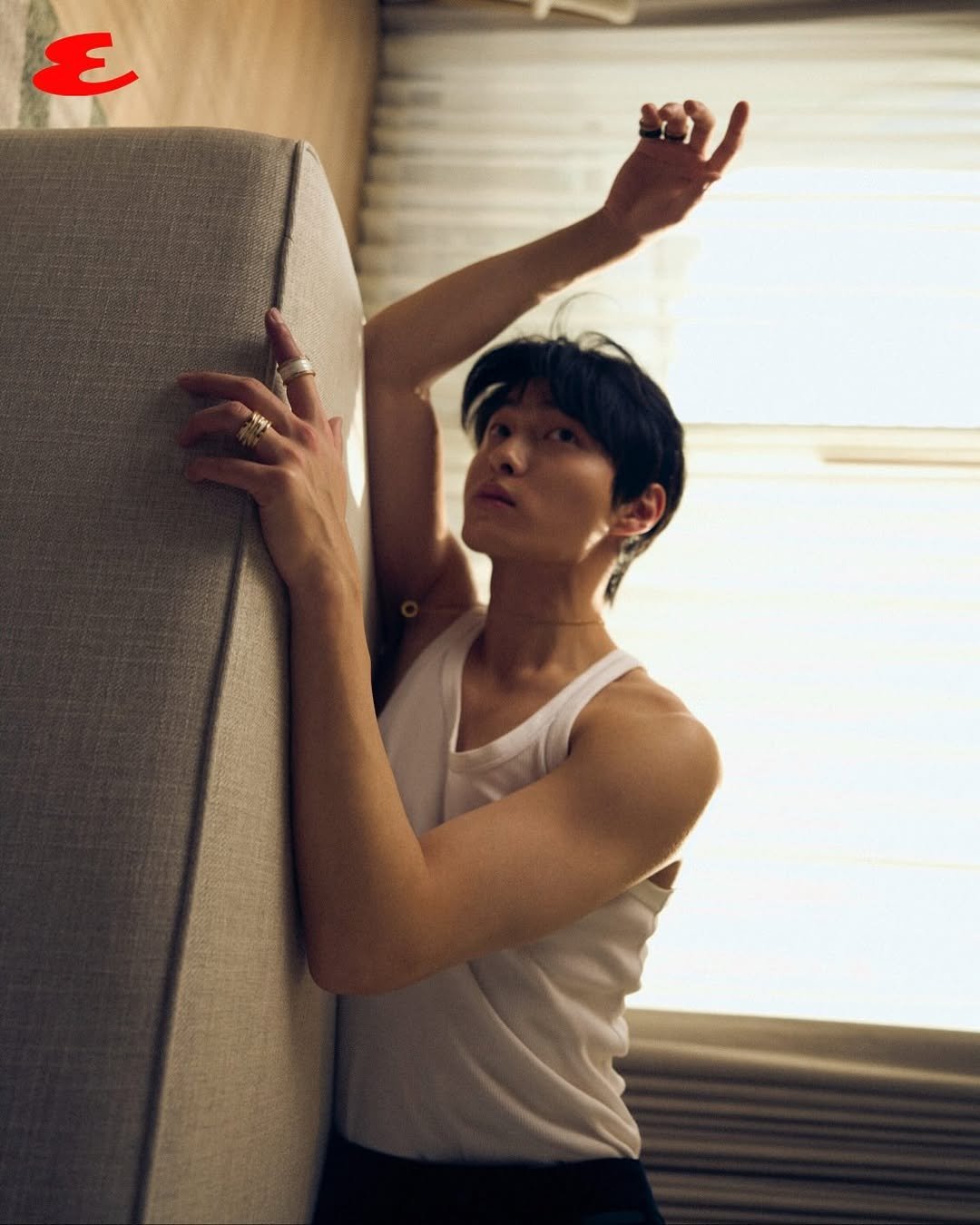 Photo shared by 윤찬영 Chan-young Yoon on January 15, 2025 tagging @project_hinmuri, @ssssseulki__, @esquirethai, and @littlebylittle_style.