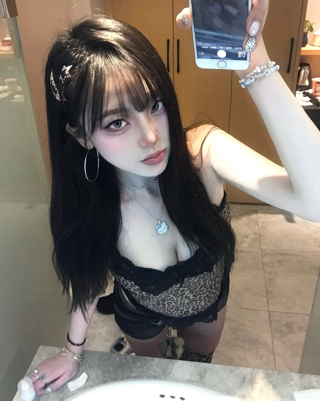 Photo by 최윤또 on August 04, 2025. May be a selfie of 1 person, hair and text.