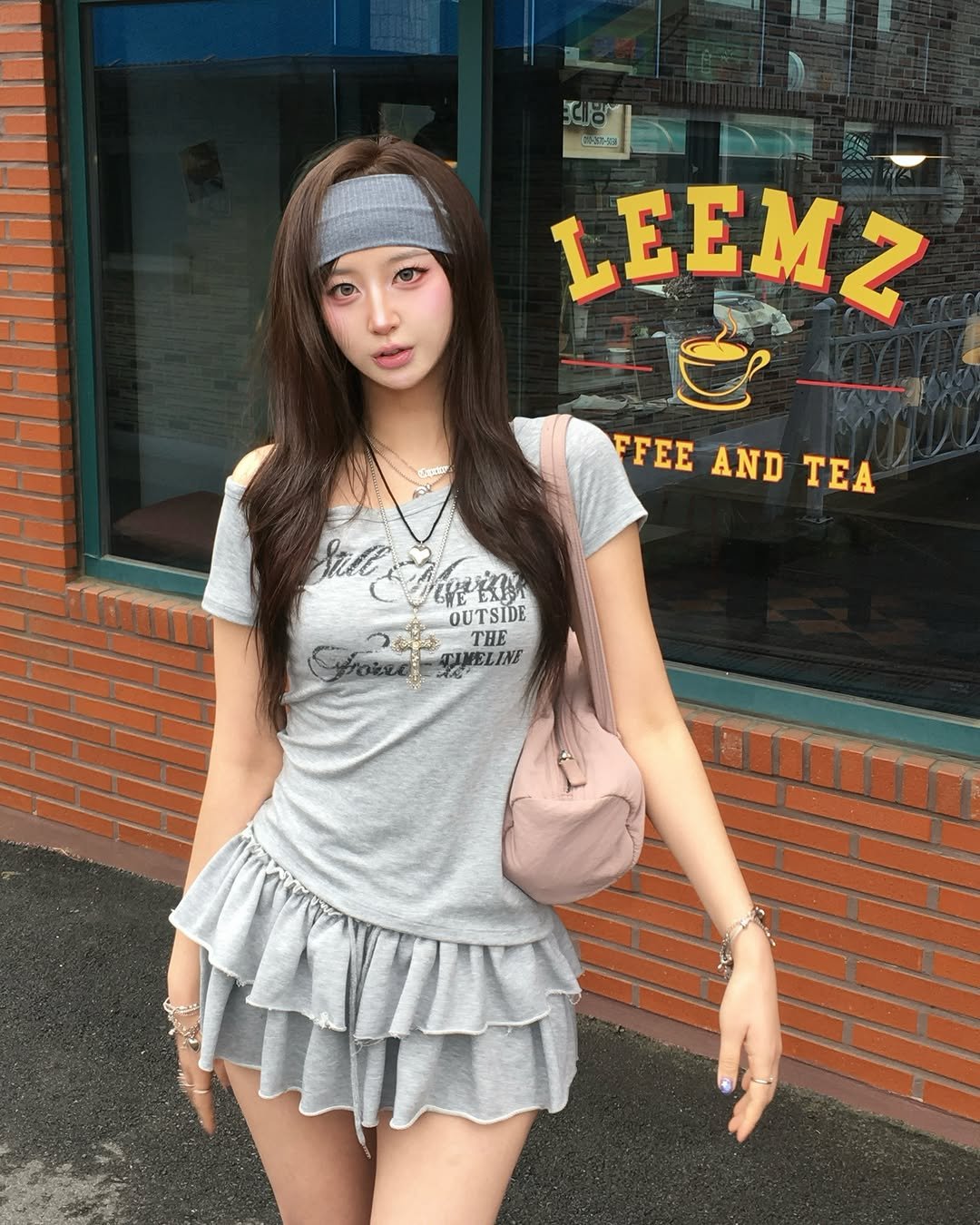 yoonddos 게시물 이미지: 아 덥다
🩶 @rockcake_ #rockcake #락케이크
 #outfit...
