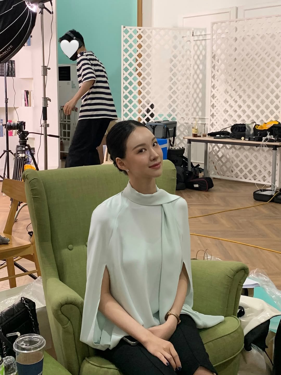 Photo by 윤지어트 | 다이어트• 자기관리 on August 09, 2025. May be an image of 2 people, hair, top and text.