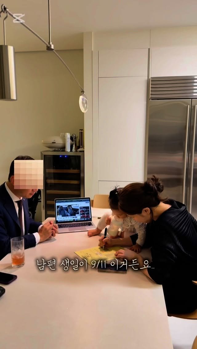 yoonmida 게시물 이미지: 남편의 진짜 생일선물은 이거지요.🏎️

남편 생일이 9월 11일이에요.
본인은 어릴...