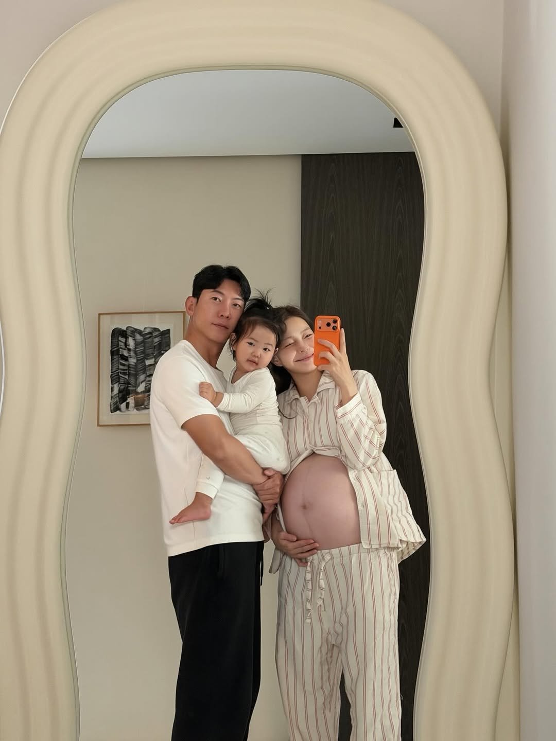 Photo by 지윤미 on October 21, 2025. May be an image of baby, mirror and text.