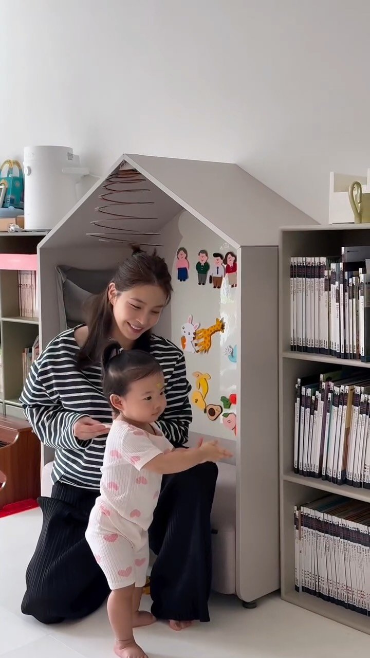 yoonmida 게시물 이미지: 허허.. 저는 아침에 지수 깨는 순간 하루가 시작돼요
9시면 집에 미팅하러 오는...