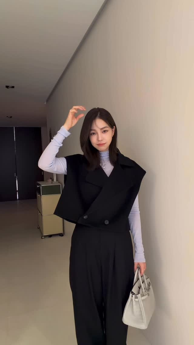 yoonmida 게시물 이미지: 헤헷 생일룩 인기 진차 많톼🤭❤️
여름빼고 다 입으세요!!
남편이 생일이라고 같이 찍어준 귀한 릴스