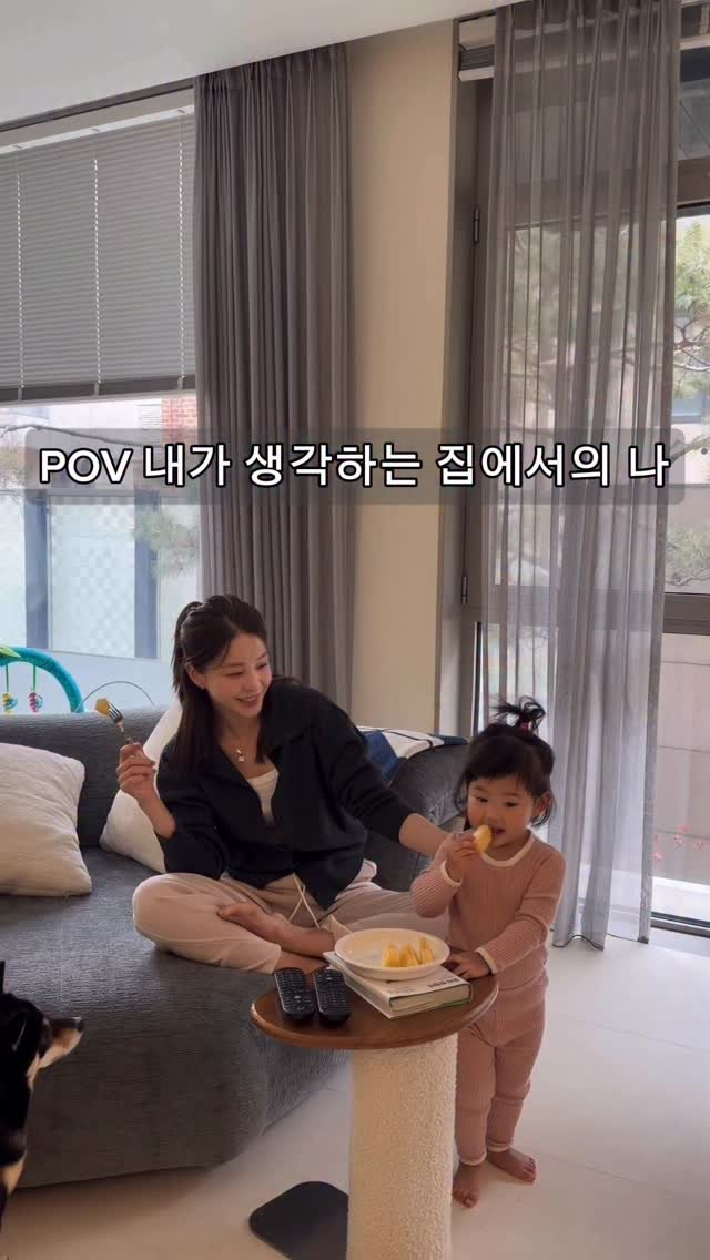 yoonmida 게시물 이미지: 난 왜 엄마들이 잠옷 위 아래를 다르게 입는지 
아가씨땐 그땐 몰랐지 ….ㅎ