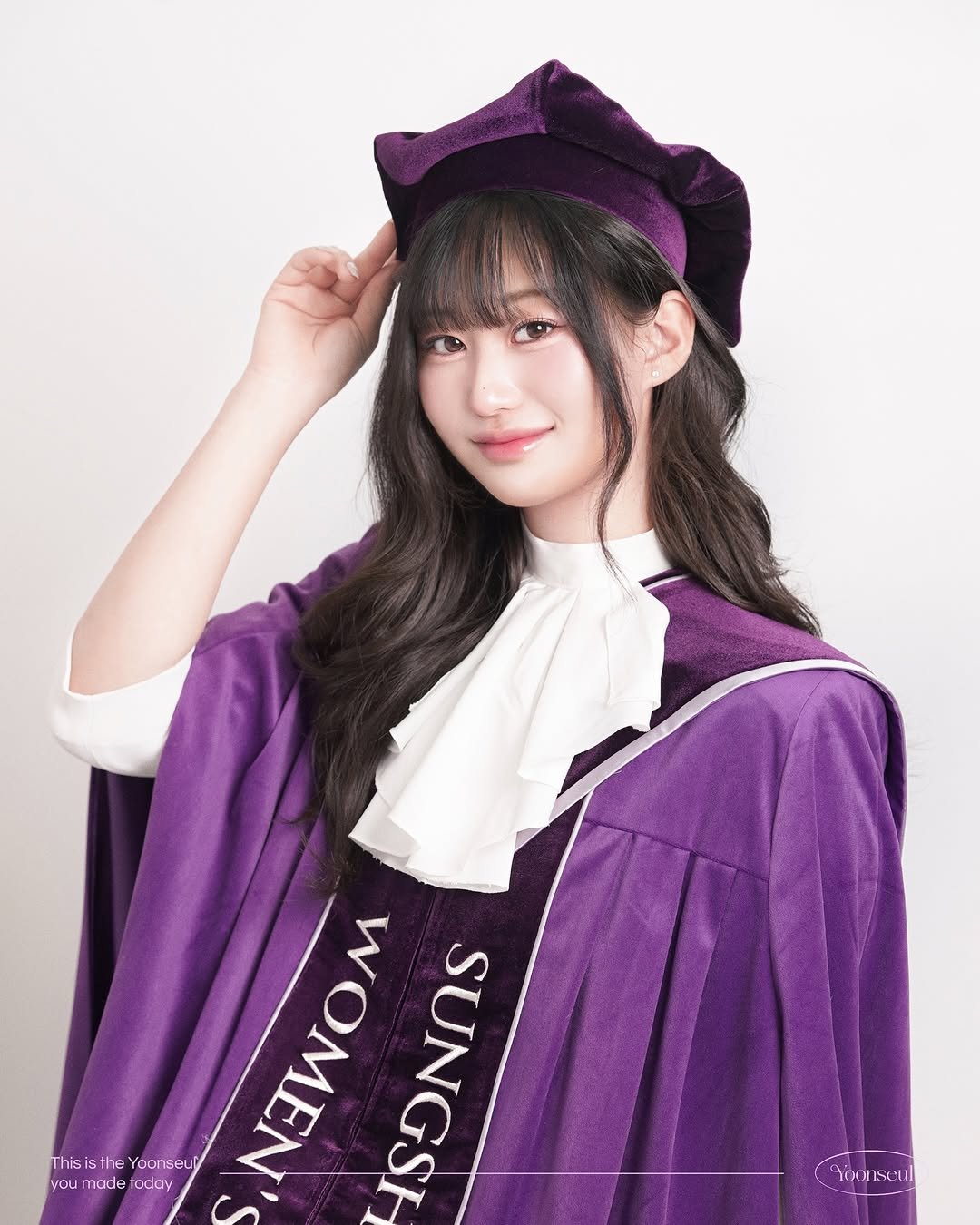 Photo by 윤슬사진관 | 홍대사진관 • 연남동증명사진 • 서울프로필 • 여권사진 • 커플사진 on January 14, 2026. May be an image of ‎text that says '‎M ThiY This nisistheYoonseu sthe youmadetoday you madetoday made today Yoonseu ΝEHO NOWO מ ZO SSSAUS Aoonsell‎'‎.