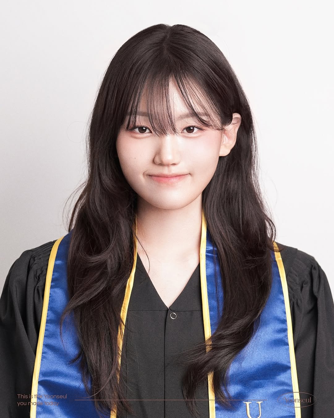 Photo by 윤슬사진관 | 홍대사진관 • 연남동증명사진 • 서울프로필 • 여권사진 • 커플사진 on June 30, 2025. May be an image of 1 person and text that says 'nadetoday U'.