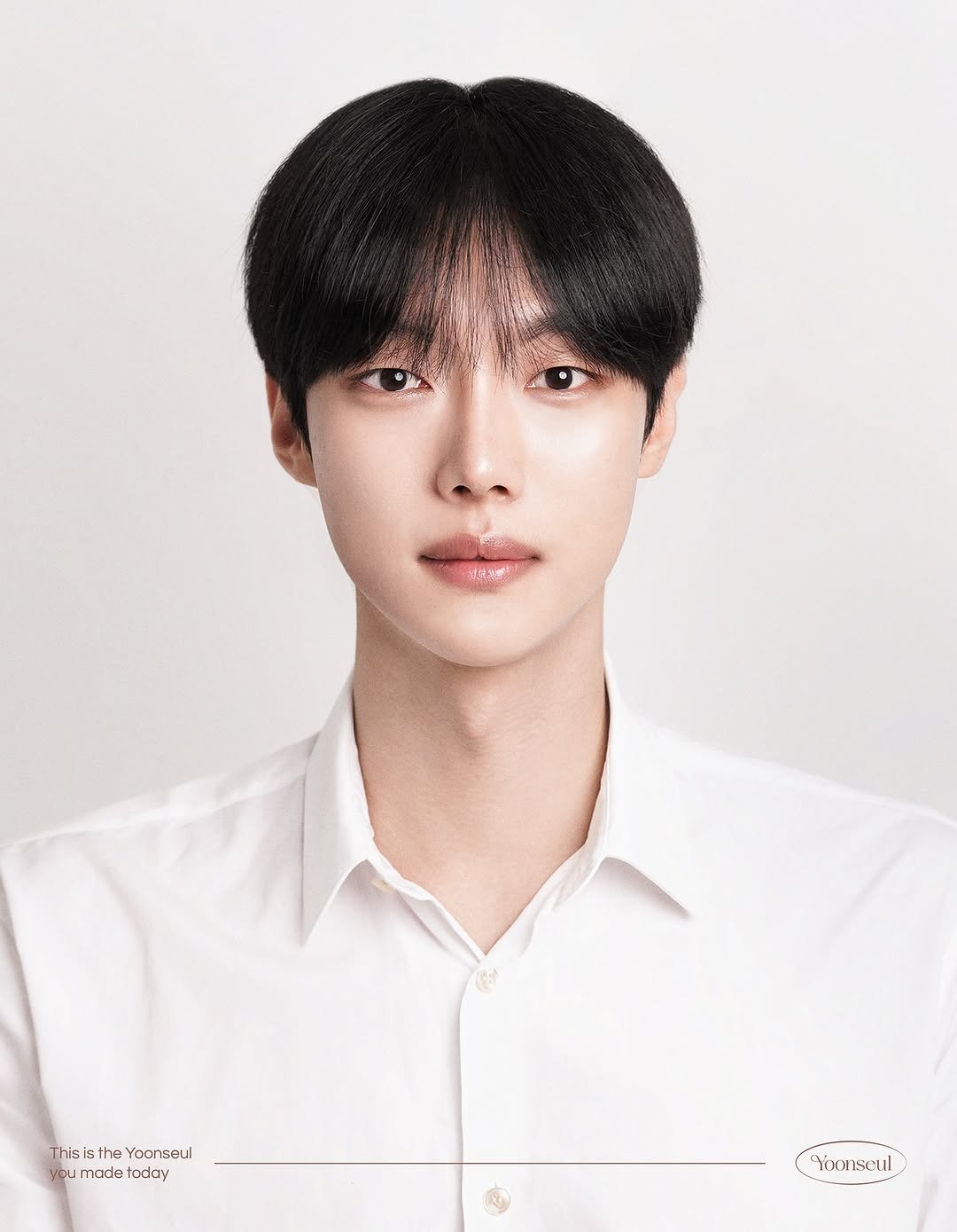 Photo by 윤슬사진관 | 홍대사진관 • 연남동증명사진 • 서울프로필 • 여권사진 • 커플사진 on August 14, 2025. May be an image of 1 person, bolo tie and text that says 'ThisistheYoonssul youmadetaday This the Yoonseul you umadetoday made today Yoonseul'.