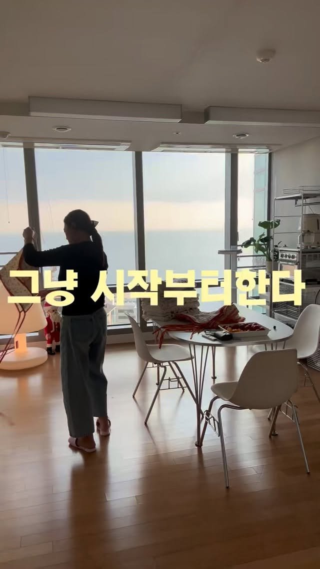 yoonseuly__ 게시물 이미지: 완벽하지않은채로 나대로의 그런 그런 모습으로 매일매일을 보내려한다 이젠 나도 나를...