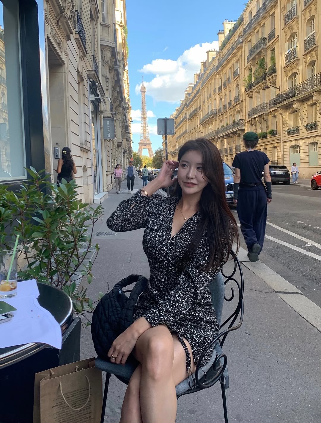 Photo by 𝘊𝘩𝘰𝘪 𝘠𝘰𝘰𝘯 𝘚𝘦𝘰 on August 30, 2025. May be an image of 3 people, Sacré-Cœur and text.