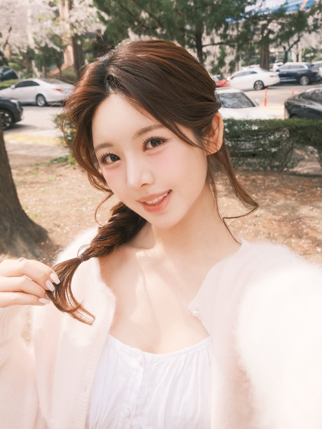 yoonunuji 게시물 이미지: 루시네이트 덕에 활짝! 🌸

@sm_delma...