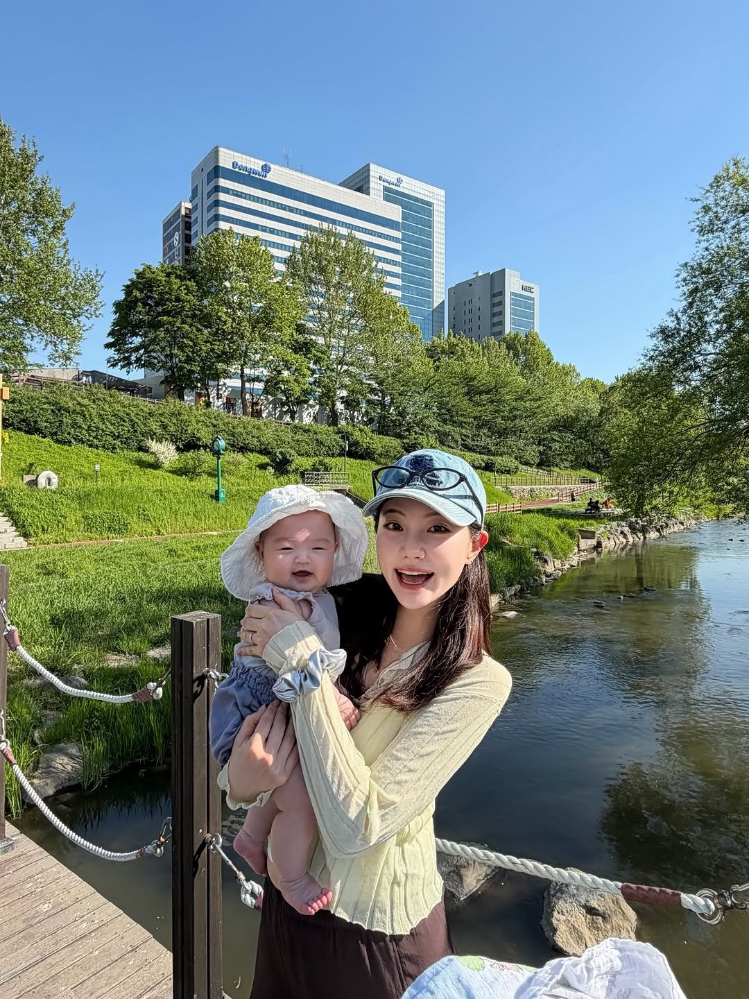 yoooo_nie 게시물 이미지: Happy Children’s Day 🌿🎈🤍

.
#어린이날#4개월#4개월아기#뱀띠맘#아기사진