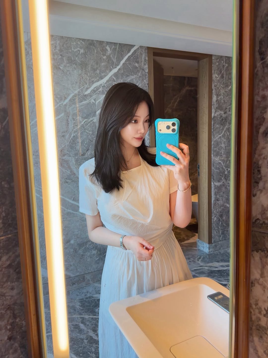 yoooo_nie 게시물 이미지: 오랜만에 결혼식 날 생각 낫구요 💭 히힛••👰🏻‍♀️💍