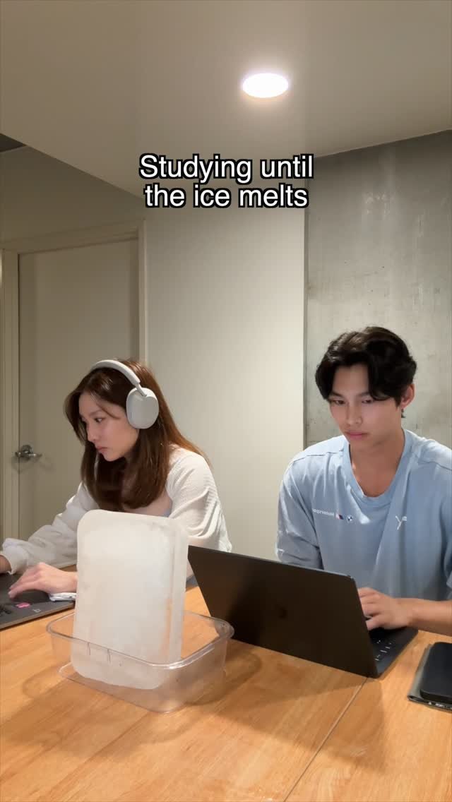 yoorajung 게시물 이미지: studying until the ice melts