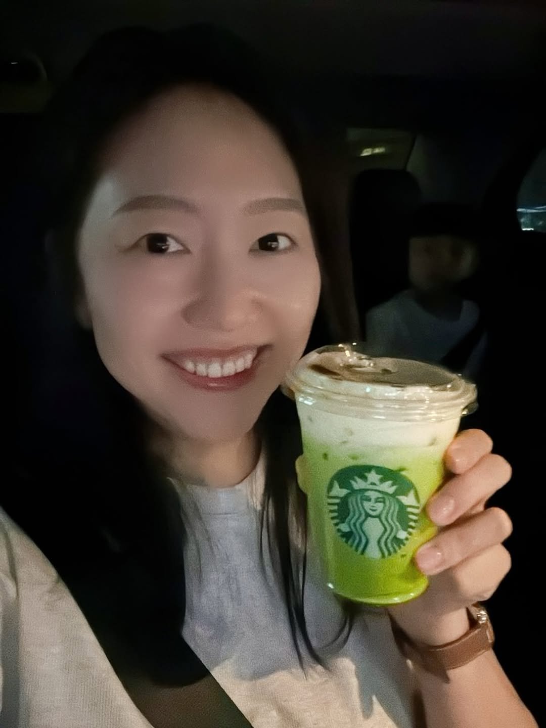 Photo by 유트루 on September 19, 2025. May be an image of 1 person, juice, smoothie and text.