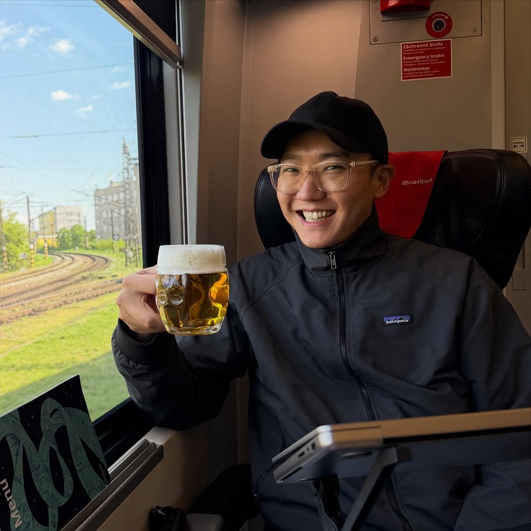 Photo by 육식맨 YOOXICMAN on December 02, 2025. May be an image of train, beer and text.