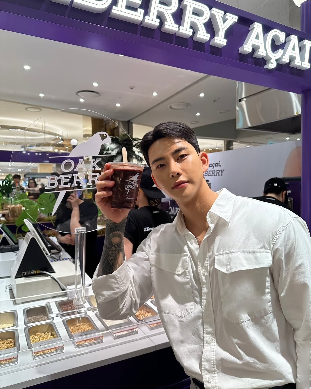 Photo shared by 박재열 on August 03, 2024 tagging @only_shinsegae, @centumcity_shinsegae, and @oakberrykorea.