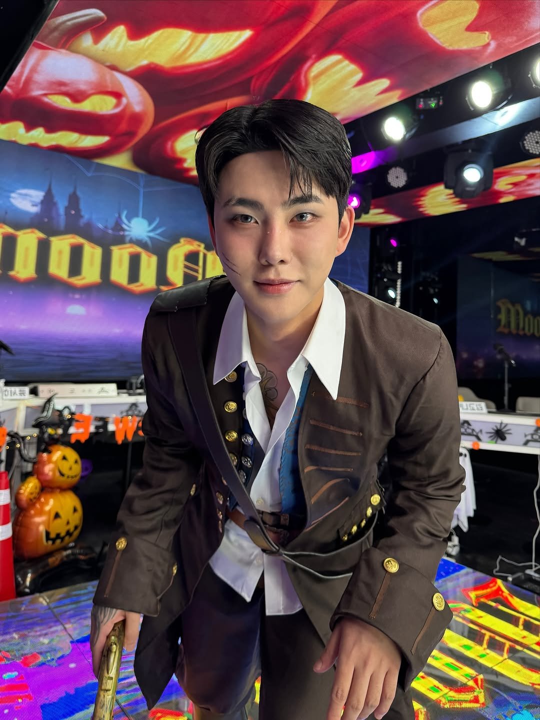 yoriday 게시물 이미지: 천년만에 피드업뎃 
할로윈에 일했다 ..🎃
.
.
.
.
.

#할로윈...
