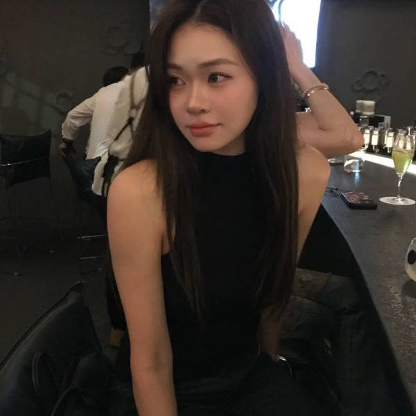 Photo by 프로다이어터 뇨커 on August 16, 2025. May be an image of 1 person, long hair, top and text.