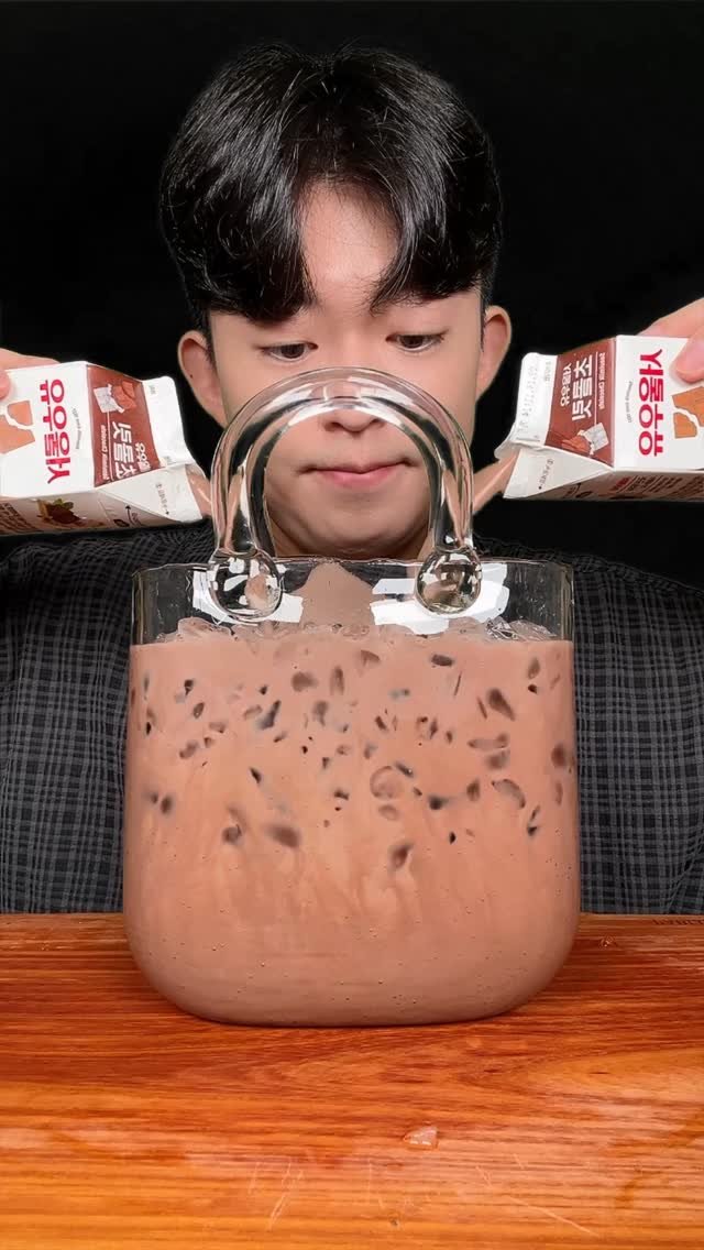 yoseob_iing 게시물 이미지: Chocolate asmr #chocolate #asmr