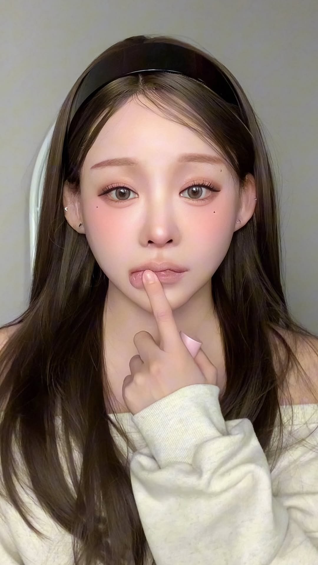 youandain_ 게시물 이미지: 영상에서 사용한 곧 출시되는 립오일 먼저 써볼 수 있는 기회 드려요!!❤️

가볍고...