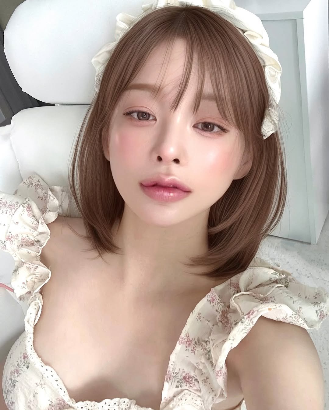 Photo by 유앤아인 on May 29, 2025. May be a selfie of 1 person, hair, dress and text.