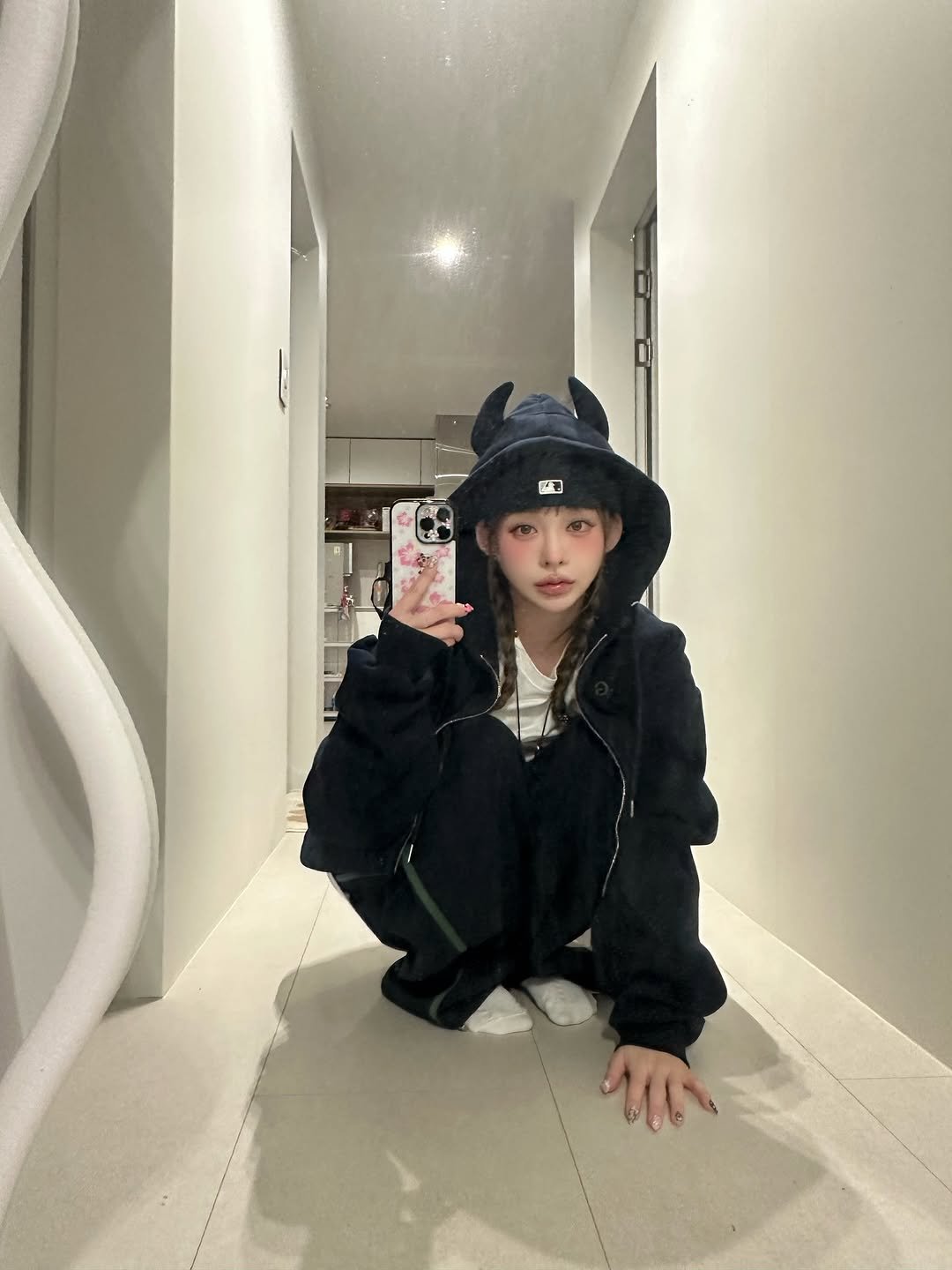 Photo by 유앤아인 on February 27, 2026. May be a selfie of duffle coat, costume, raincoat, parka, cloak and text.