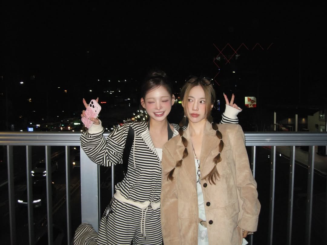youandain_ 게시물 이미지: . ݁₊ ⊹ . ݁🌙 ⟡ ݁ . ⊹ ₊ ݁.🍺👭🏻 그리고 좋아하는 노래‧‧♪